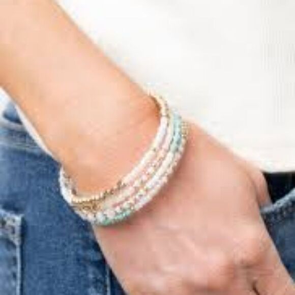 FAUX PEARL STRETCH BRACELET‎ - Picture 1 of 2